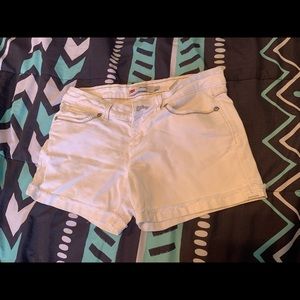 Very cute white shorts